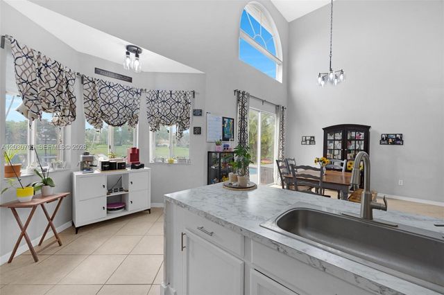 2001 SE 14th Cir, Homestead, FL 33035