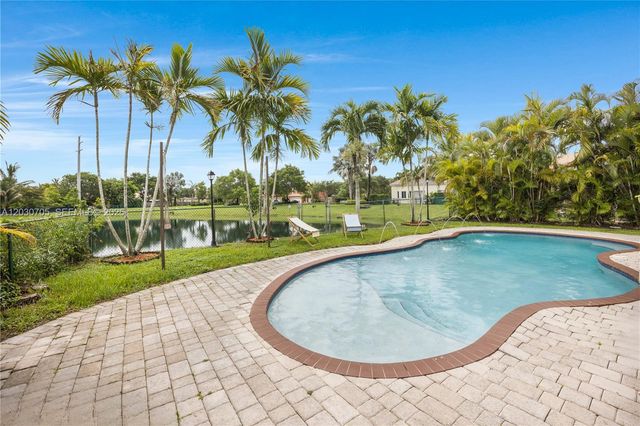 2001 SE 14th Cir, Homestead, FL 33035