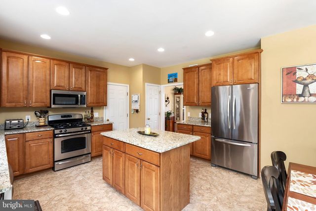 17 DOGWOOD LANE, Hamilton, NJ 08690