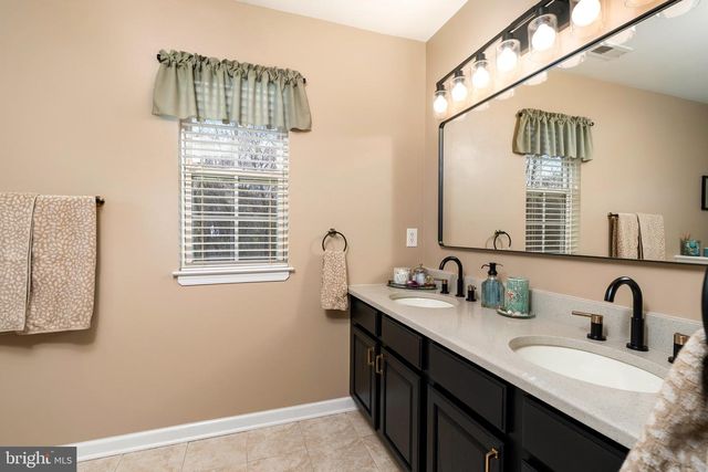 17 DOGWOOD LANE, Hamilton, NJ 08690