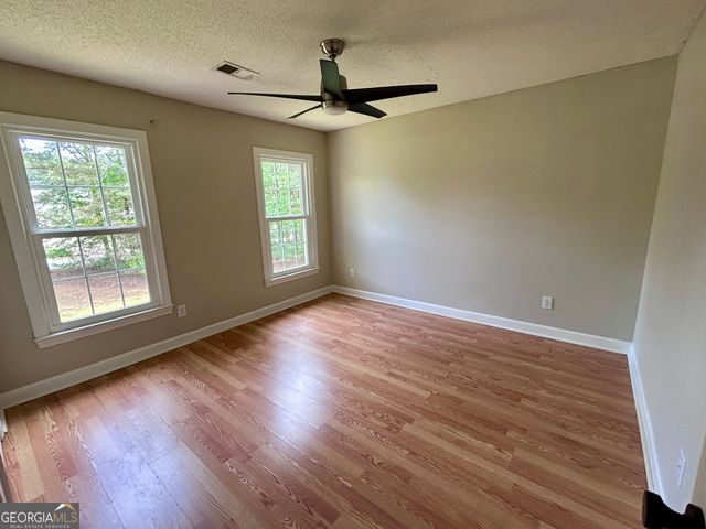 100 Brookfield Court, Tyrone, GA 30290