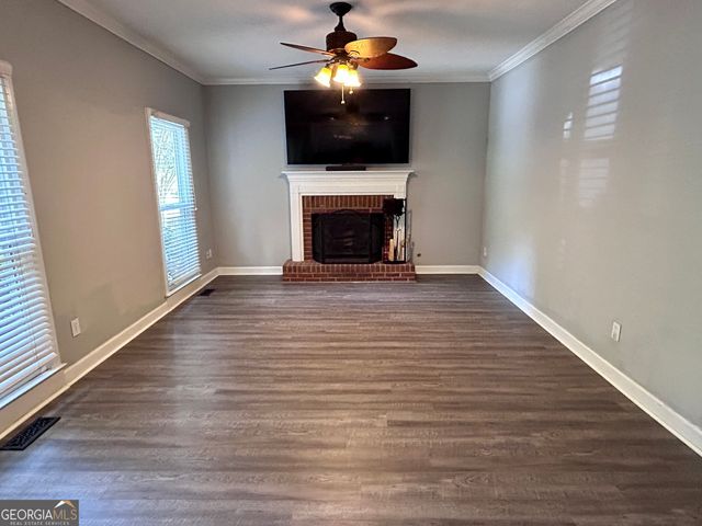 100 Brookfield Court, Tyrone, GA 30290