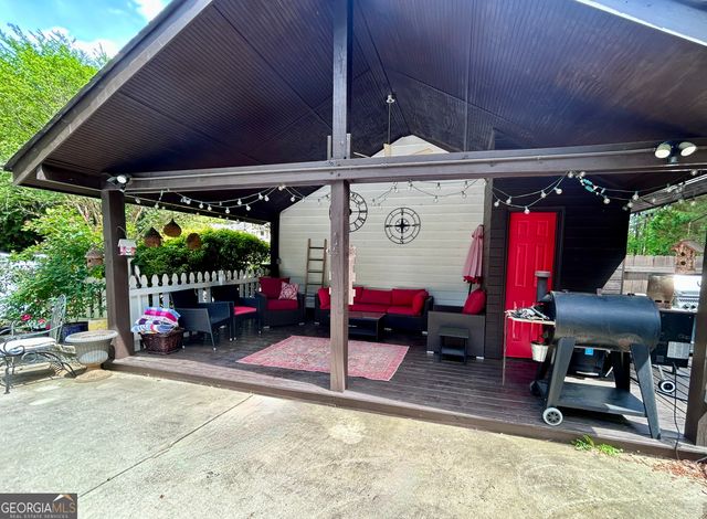 100 Brookfield Court, Tyrone, GA 30290