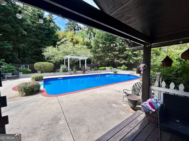 100 Brookfield Court, Tyrone, GA 30290