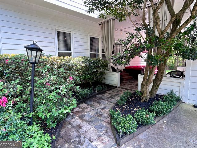 100 Brookfield Court, Tyrone, GA 30290