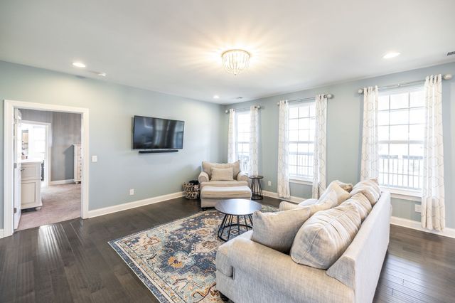 624 Goodman Dr, Gallatin, TN 37066