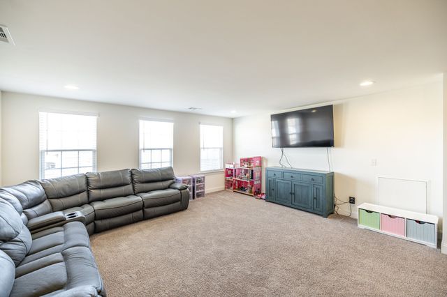 624 Goodman Dr, Gallatin, TN 37066