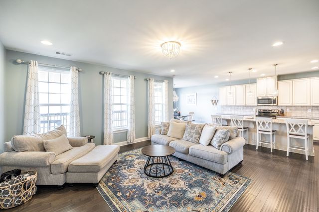 624 Goodman Dr, Gallatin, TN 37066