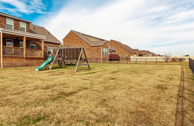 624 Goodman Dr, Gallatin, TN 37066