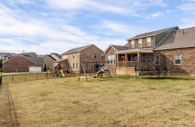 624 Goodman Dr, Gallatin, TN 37066