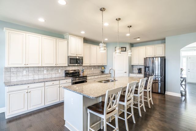 624 Goodman Dr, Gallatin, TN 37066