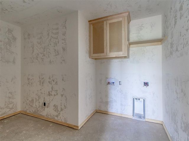 8591 Oak Tree Circle, Edmond, OK 70325