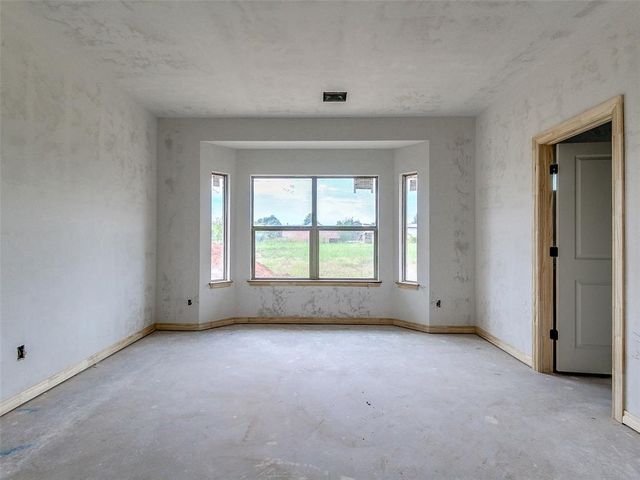 8591 Oak Tree Circle, Edmond, OK 70325