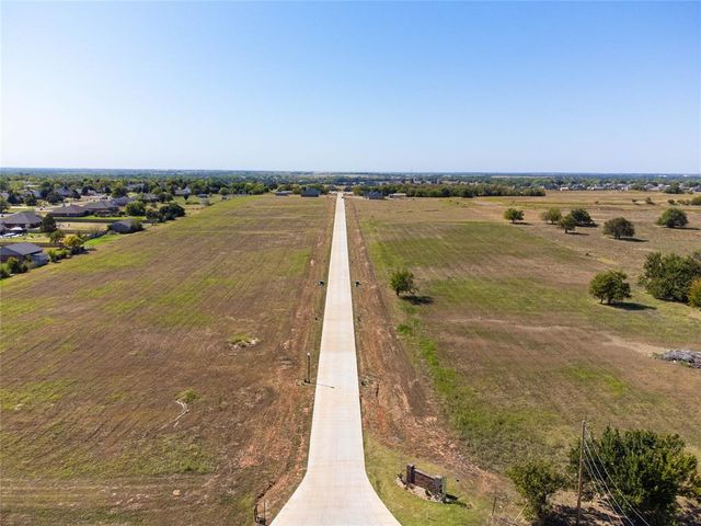 8591 Oak Tree Circle, Edmond, OK 70325