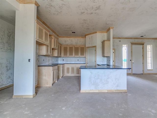 8591 Oak Tree Circle, Edmond, OK 70325