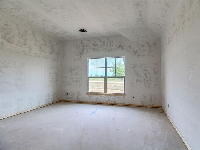 8591 Oak Tree Circle, Edmond, OK 70325