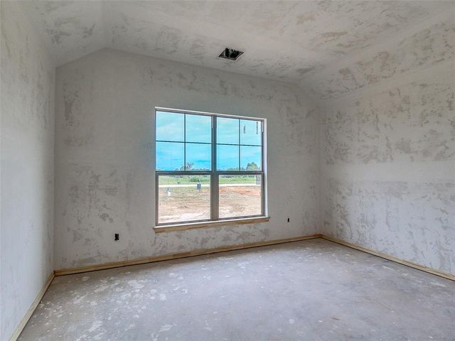 8591 Oak Tree Circle, Edmond, OK 70325