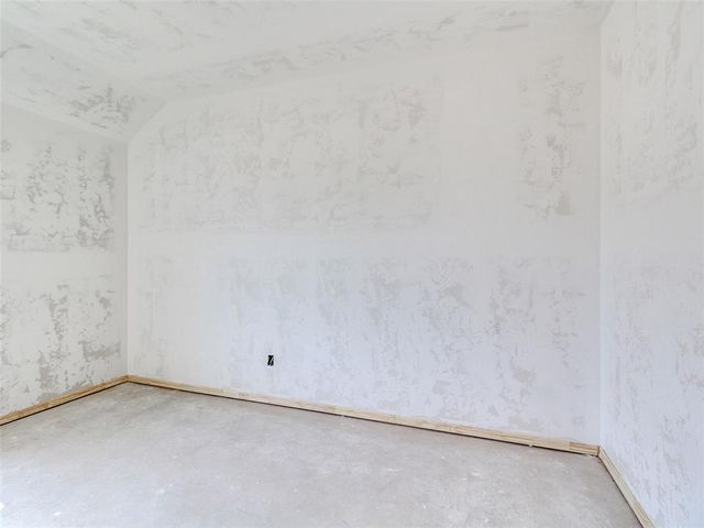 8591 Oak Tree Circle, Edmond, OK 70325