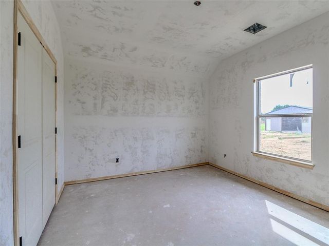 8591 Oak Tree Circle, Edmond, OK 70325