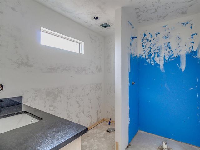 8591 Oak Tree Circle, Edmond, OK 70325