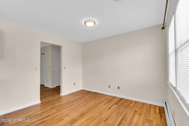 35 Spruce Street, Beachwood, NJ 08722