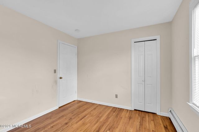 35 Spruce Street, Beachwood, NJ 08722