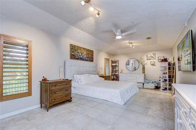 1015 VENTANA DRIVE, Ruskin, FL 33573