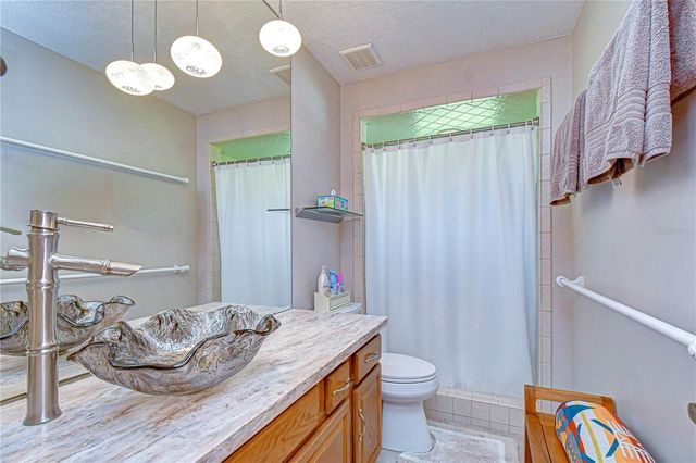 1015 VENTANA DRIVE, Ruskin, FL 33573