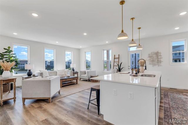 2032 Tiber Street, St Charles, MO 63301