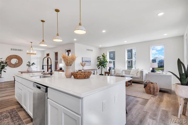 2032 Tiber Street, St Charles, MO 63301