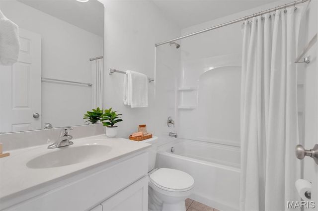 2032 Tiber Street, St Charles, MO 63301