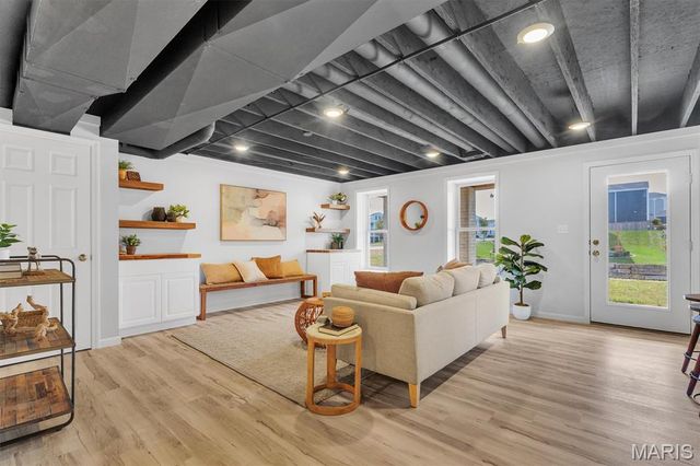 2032 Tiber Street, St Charles, MO 63301