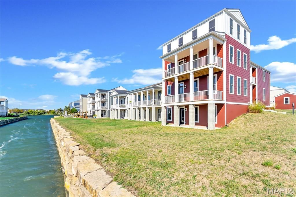 2032 Tiber Street, St Charles, MO 63301