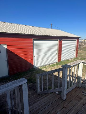 208 S St Peter, Stanton, TX 79782