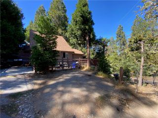 23370 Seeley Way, Crestline, CA 92325