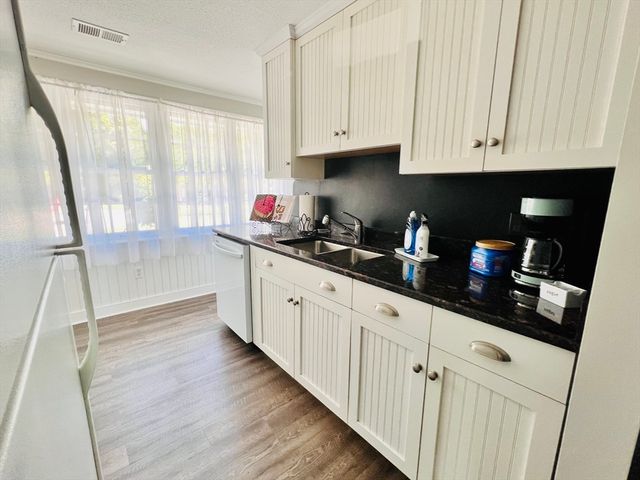 3 Mishawum Drive, Dartmouth, MA 02748