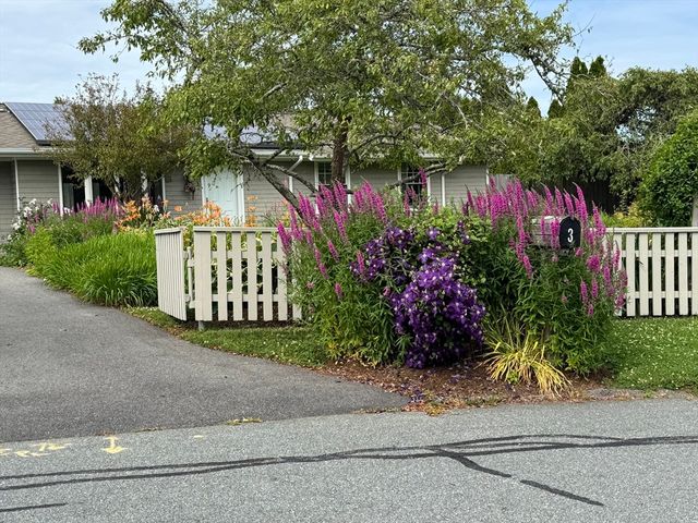 3 Mishawum Drive, Dartmouth, MA 02748