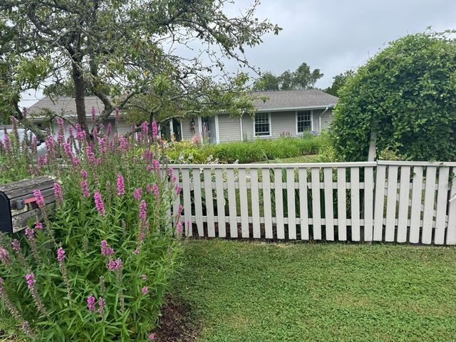 3 Mishawum Drive, Dartmouth, MA 02748