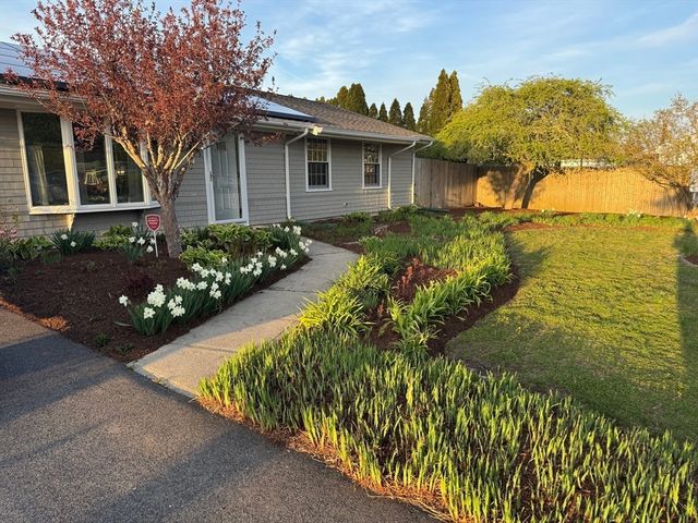 3 Mishawum Drive, Dartmouth, MA 02748