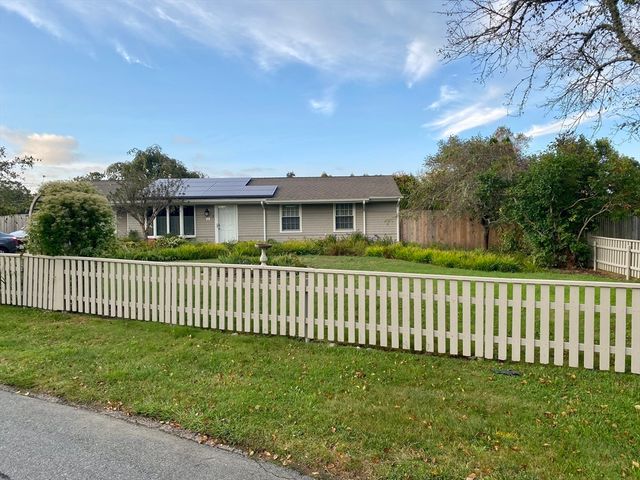 3 Mishawum Drive, Dartmouth, MA 02748