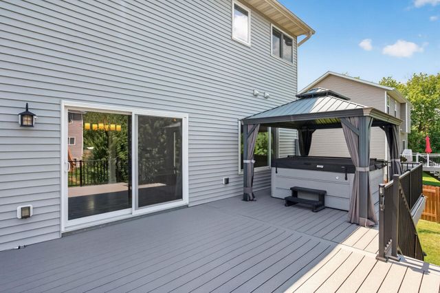 2299 Gall Avenue, Maplewood, MN 55109