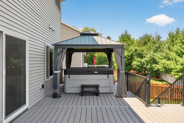 2299 Gall Avenue, Maplewood, MN 55109