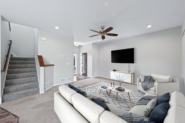 2299 Gall Avenue, Maplewood, MN 55109