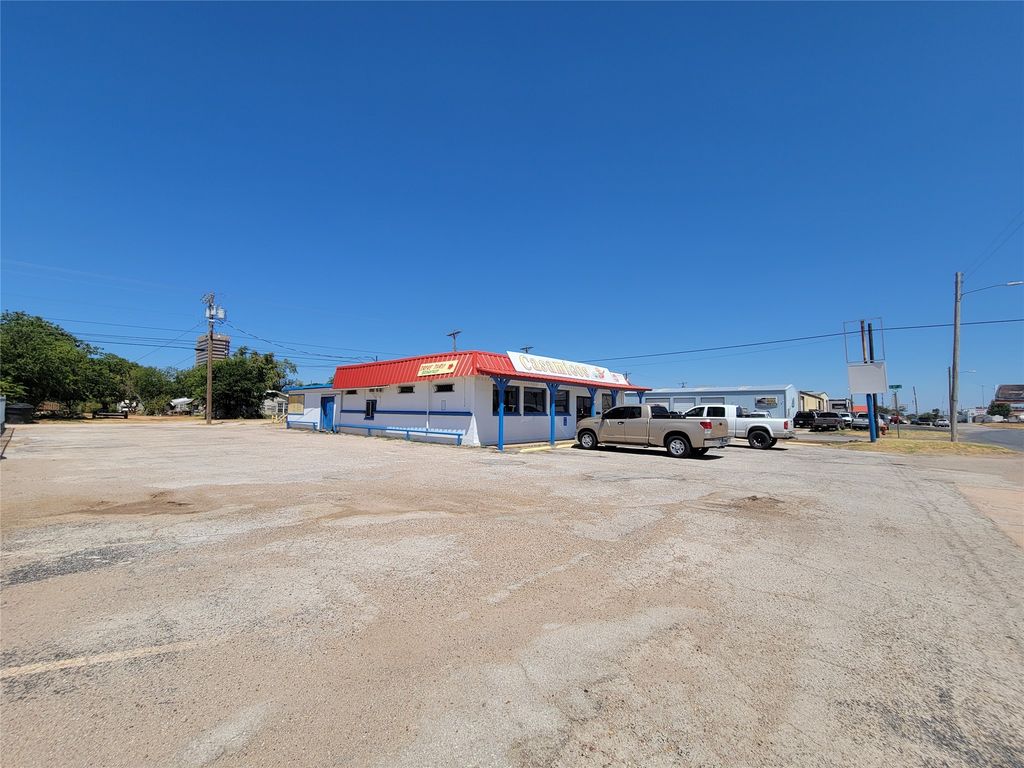 602 S Treadaway Boulevard, Abilene, TX 79602