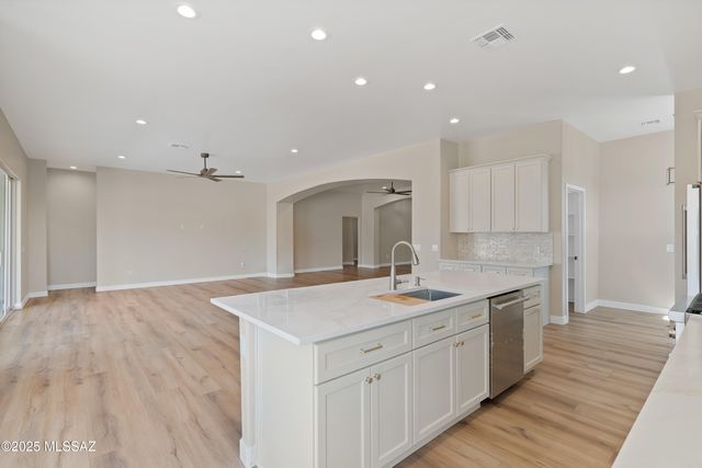 67620 E Lauren Place, Oracle, AZ 85623