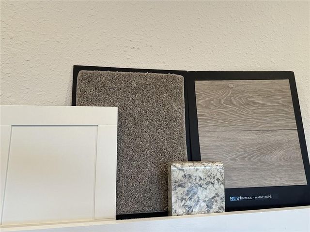 432 Rock Creek Drive, Tonganoxie, KS 66086