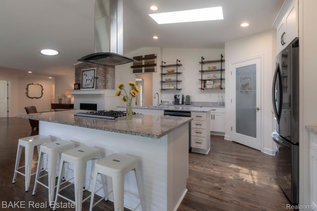 590 N Sheldon Road, Plymouth, MI 48170