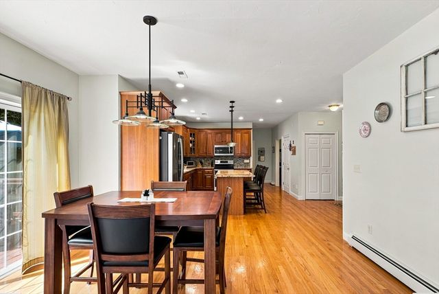 161 South St, Upton, MA 01568