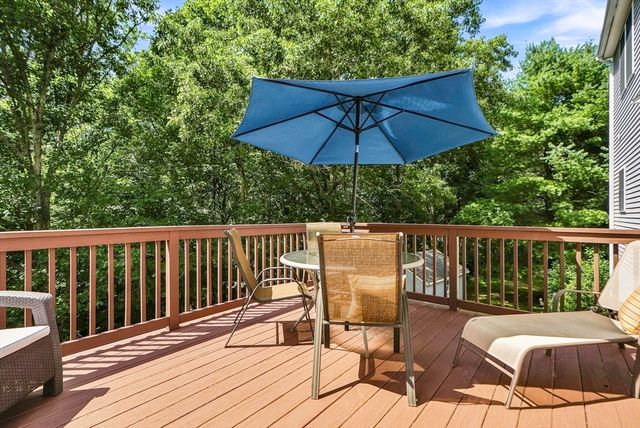 161 South St, Upton, MA 01568
