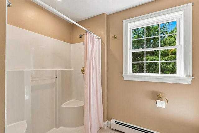 161 South St, Upton, MA 01568